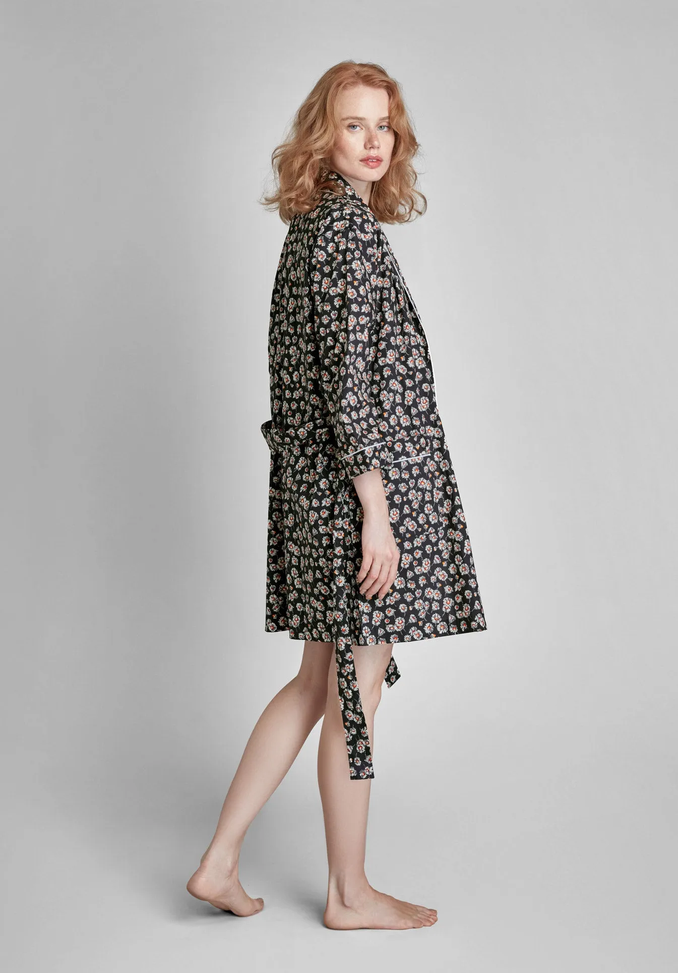 Isa Short Robe in Daisy Print