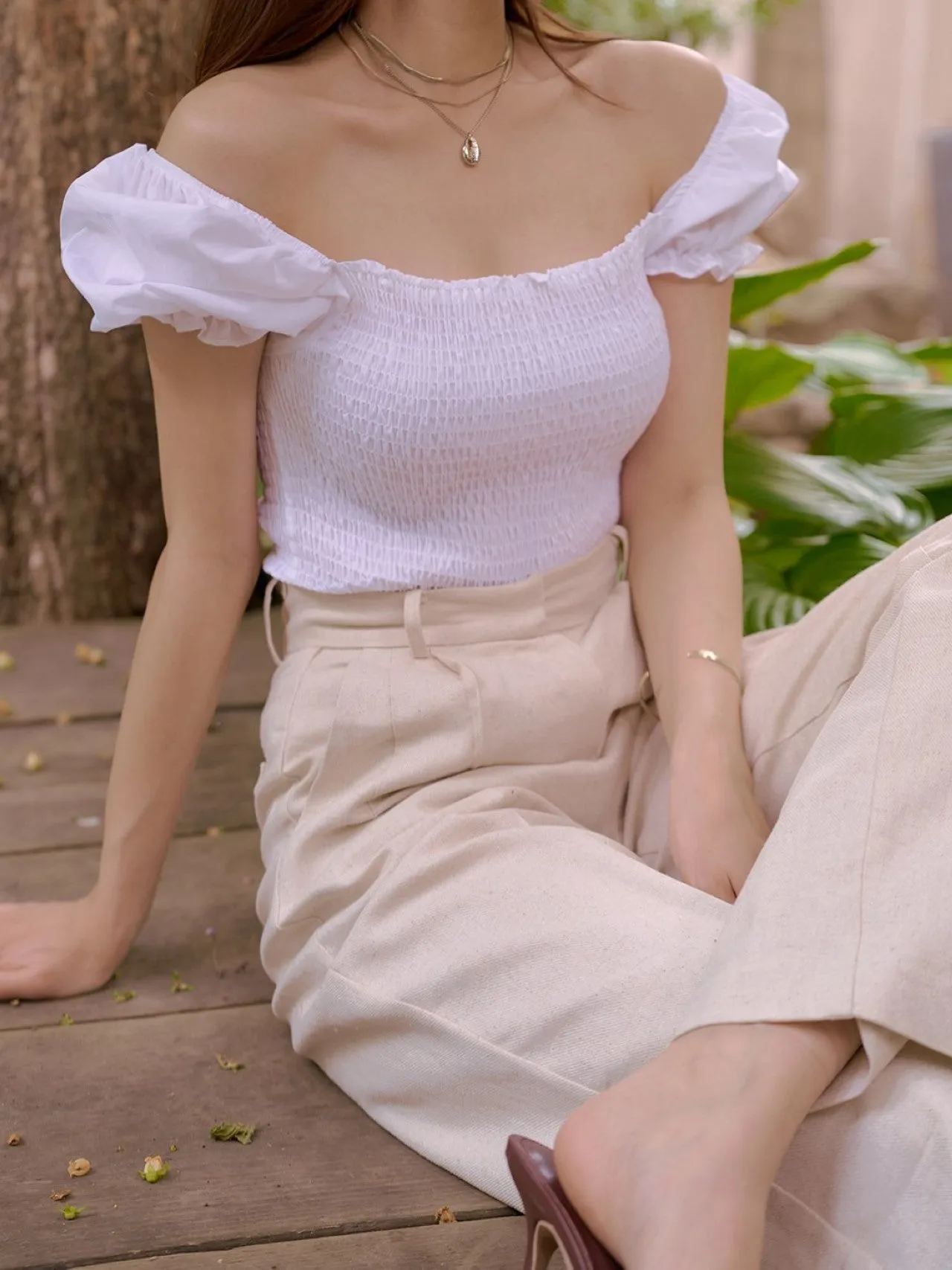 SHIRRED BLOUSE WITH RUFFLE HEM